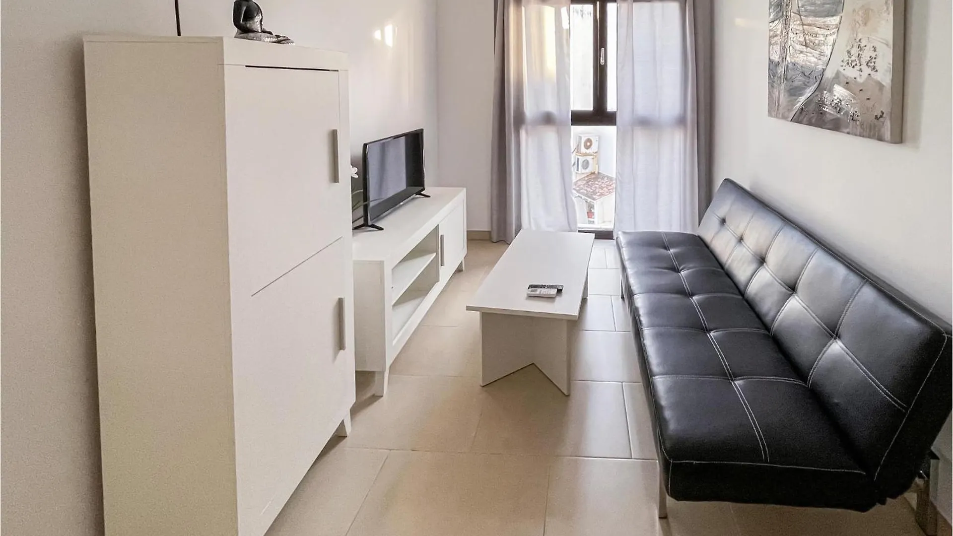 Amazing Apartment In Estepona With Kitchen