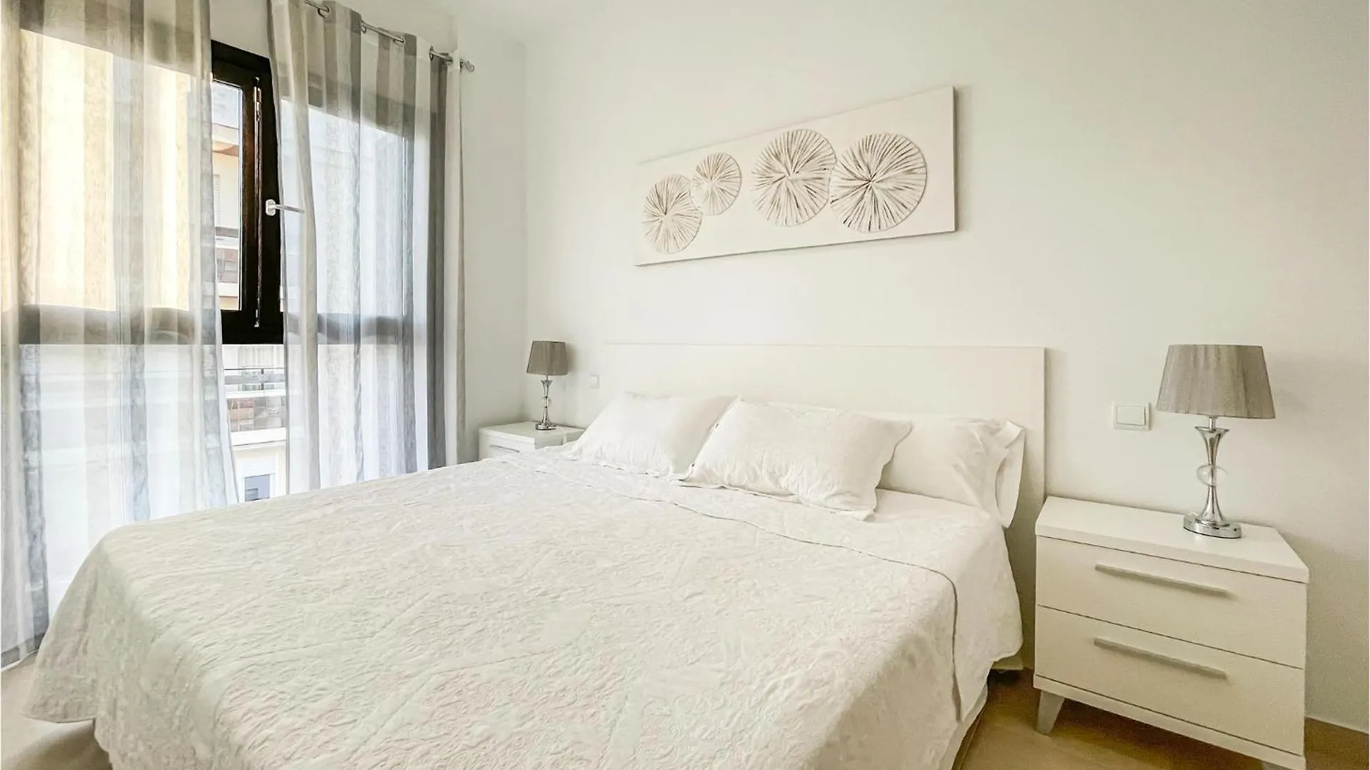 Amazing Apartment In Estepona With Kitchen