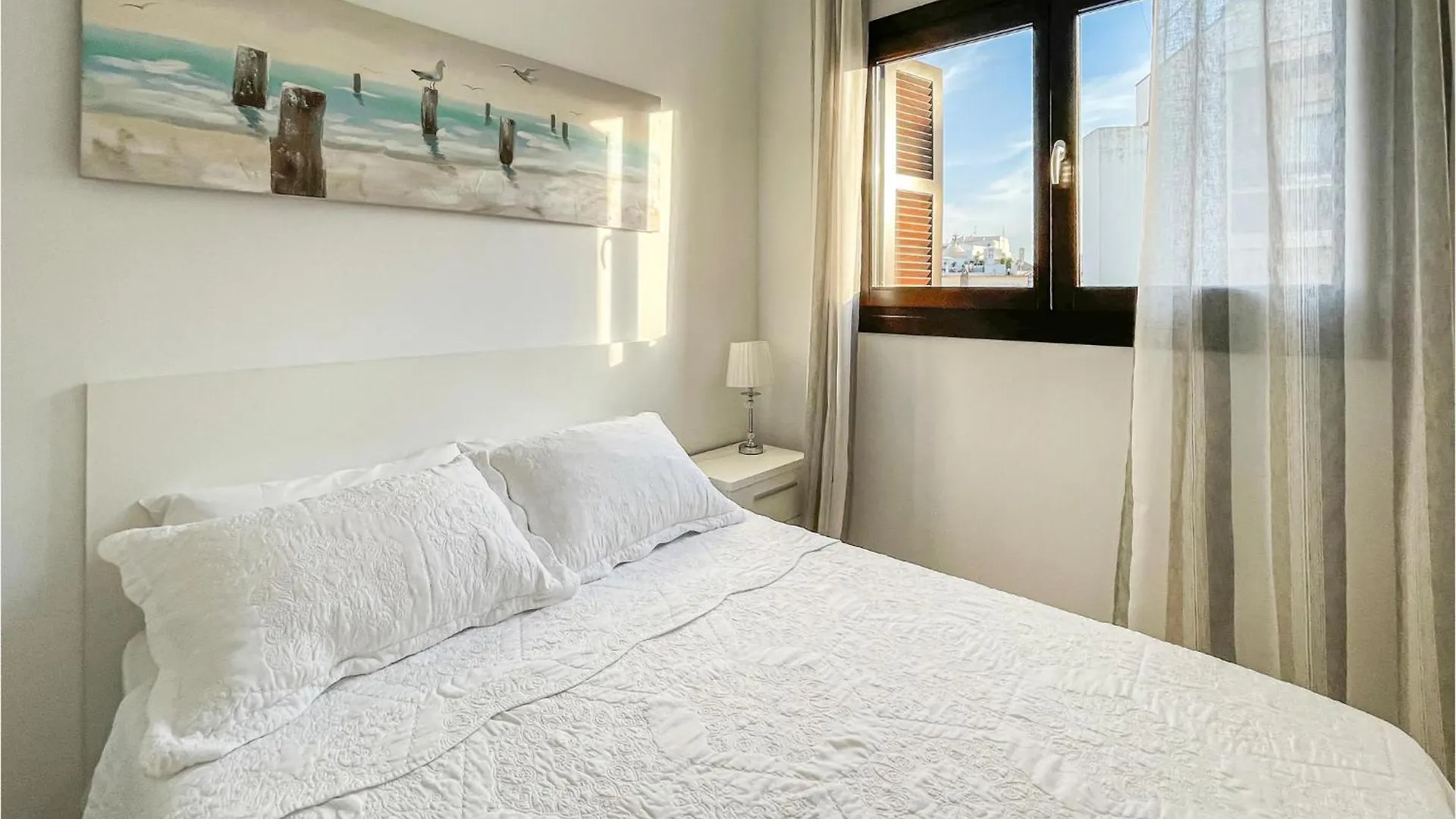 Amazing Apartment In Estepona With Kitchen