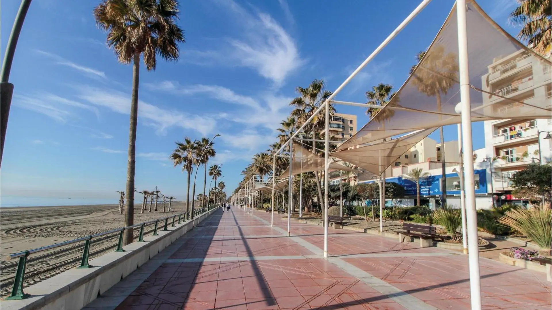 Amazing Apartment In Estepona With Kitchen